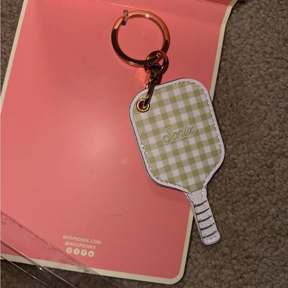 AirTag Keychain - Picture 2 of 3